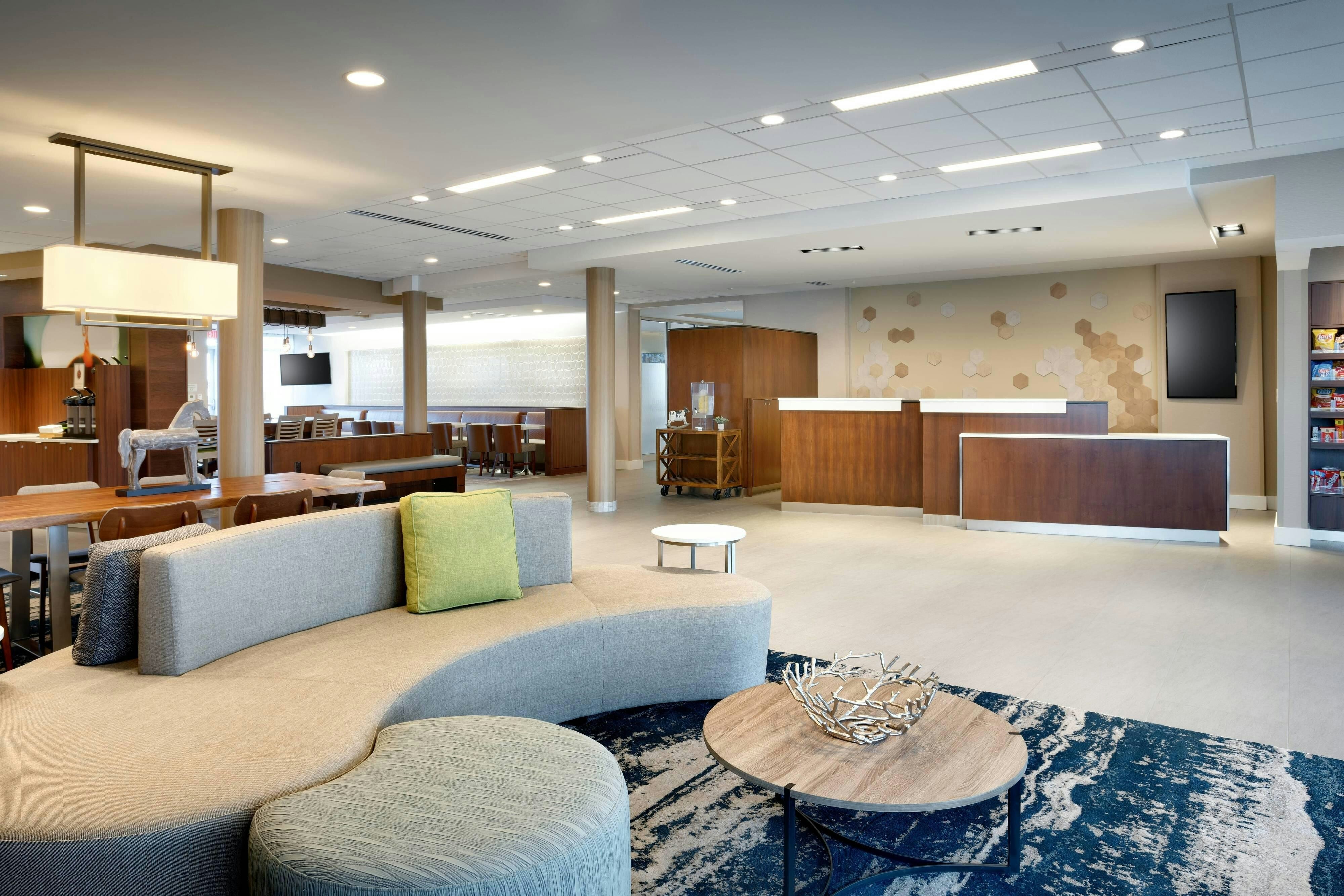Fairfield Inn & Suites by Marriott Springfield North 26/47