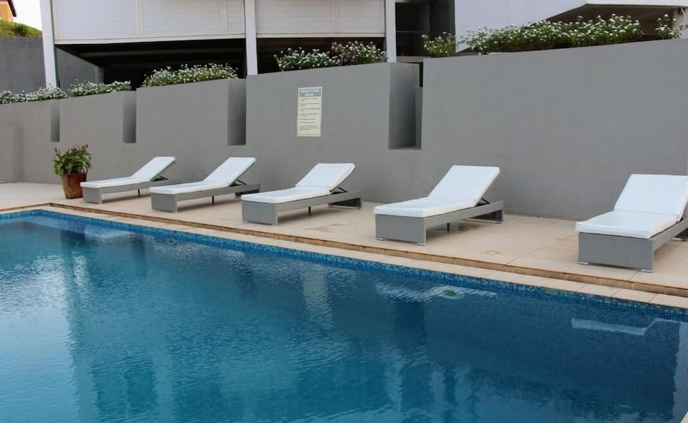 The Seventeen Apartment Hotel 34/37