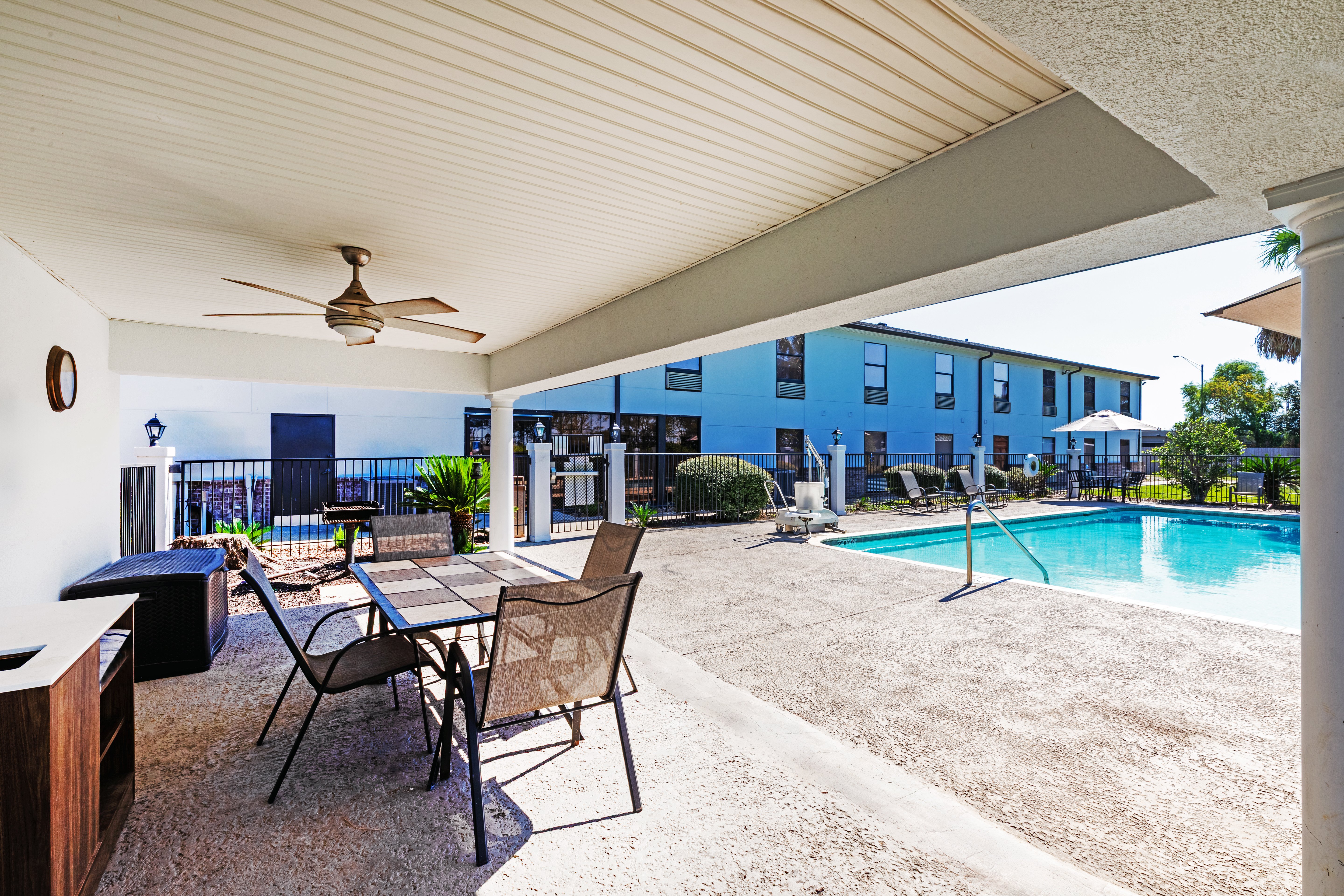 Holiday Inn Express Breaux Bridge-Henderson 55/72