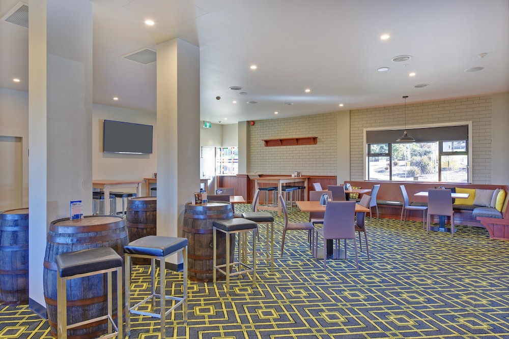 Burnie Central Townhouse Hotel 58/65