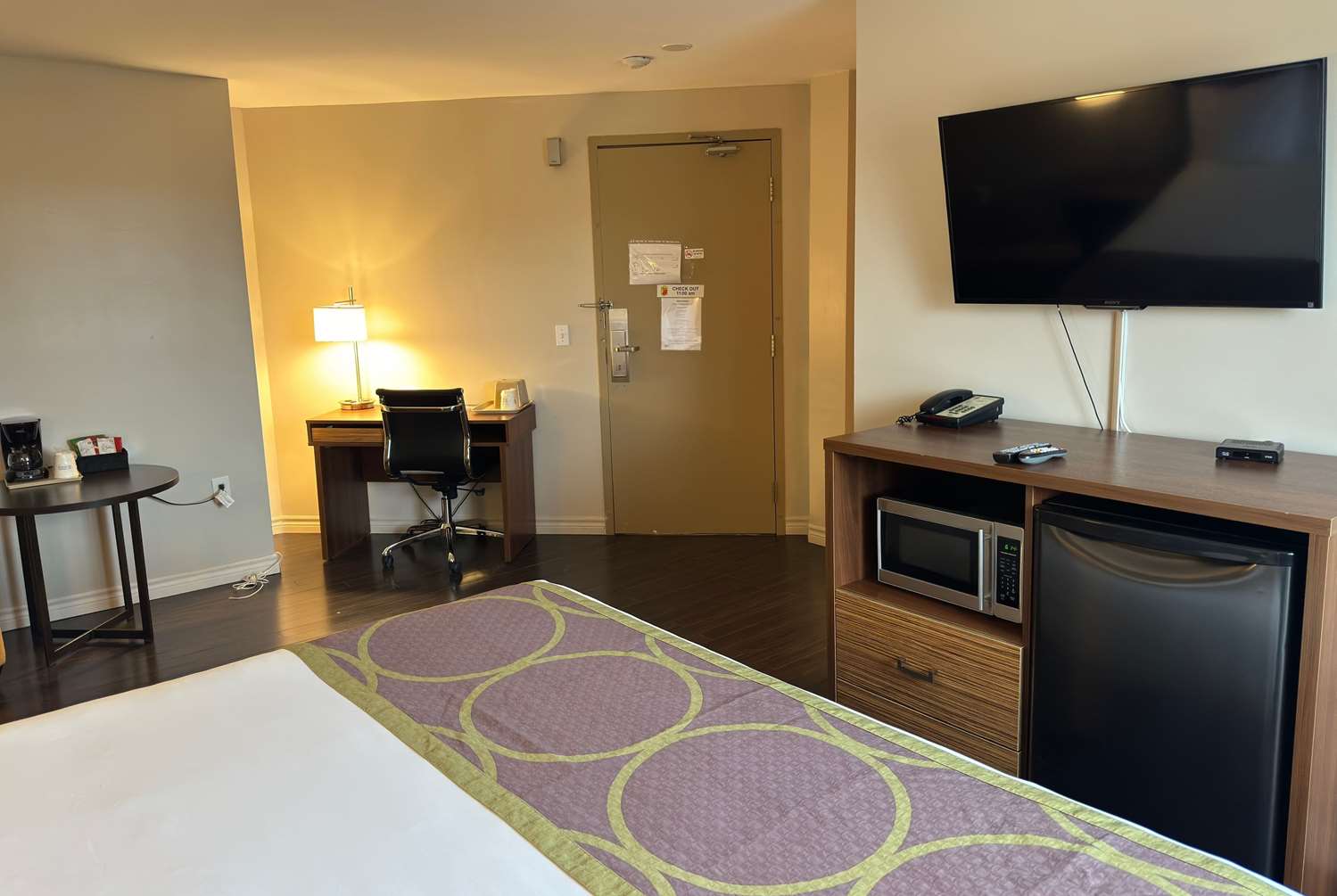 Super 8 By Wyndham Guelph 10/21