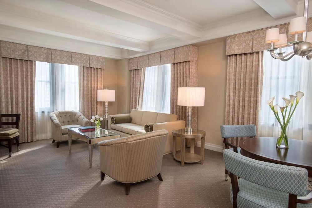 Warwick Hotel New York 35/61