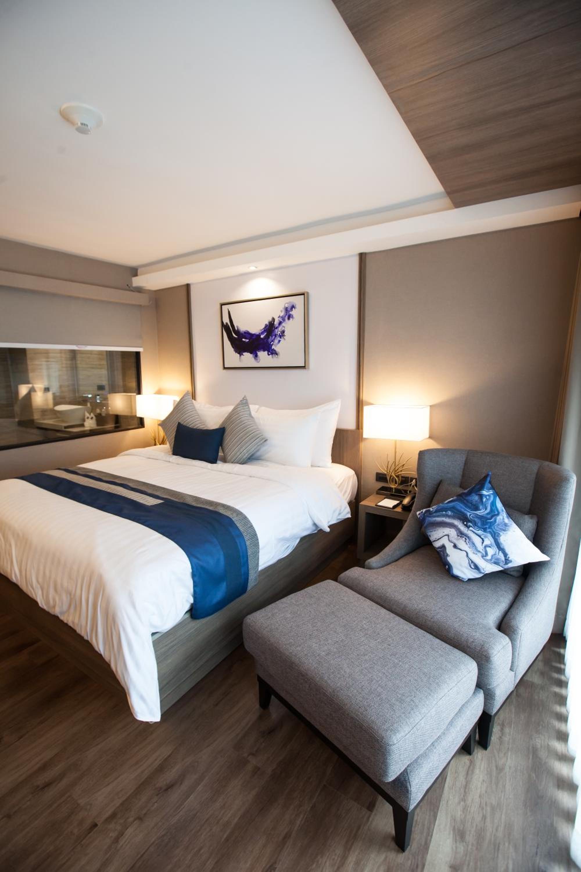 Deluxe, Double Bed