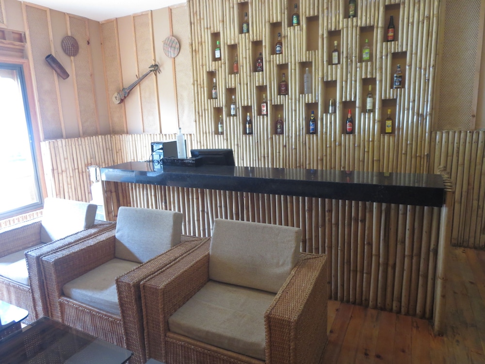 UDUMWARA RESORT 37/50