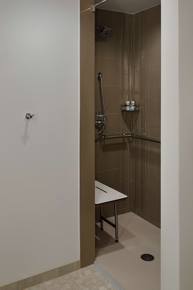 Hyatt House Columbus/OSU-Short North 50/50