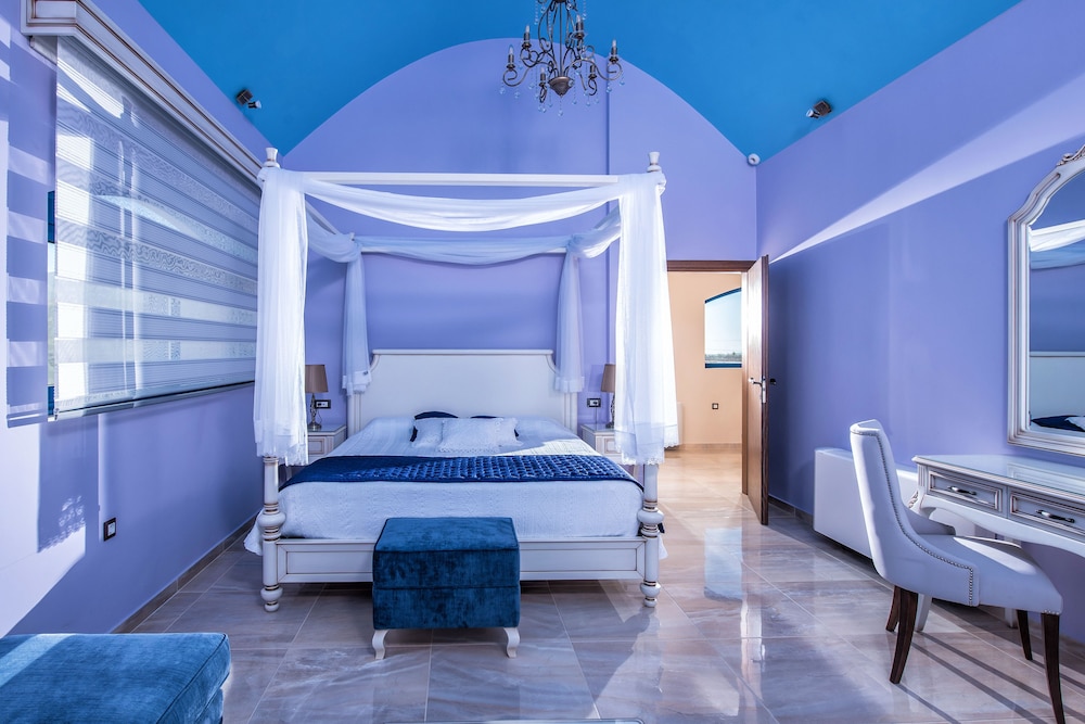 Wine Dark Sea Villa Santorini 9/23