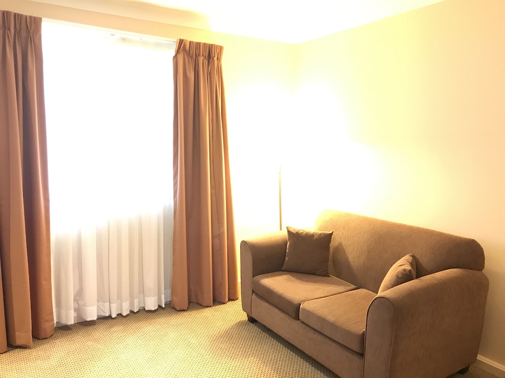Sunseeker Motor Inn 43/66