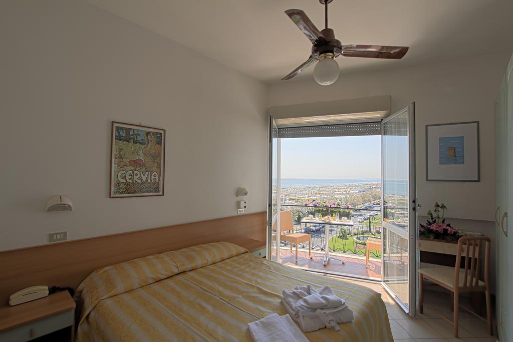 Hotel Lungomare Cervia 17/36