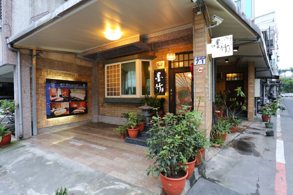 Mozhu B&B 3/42