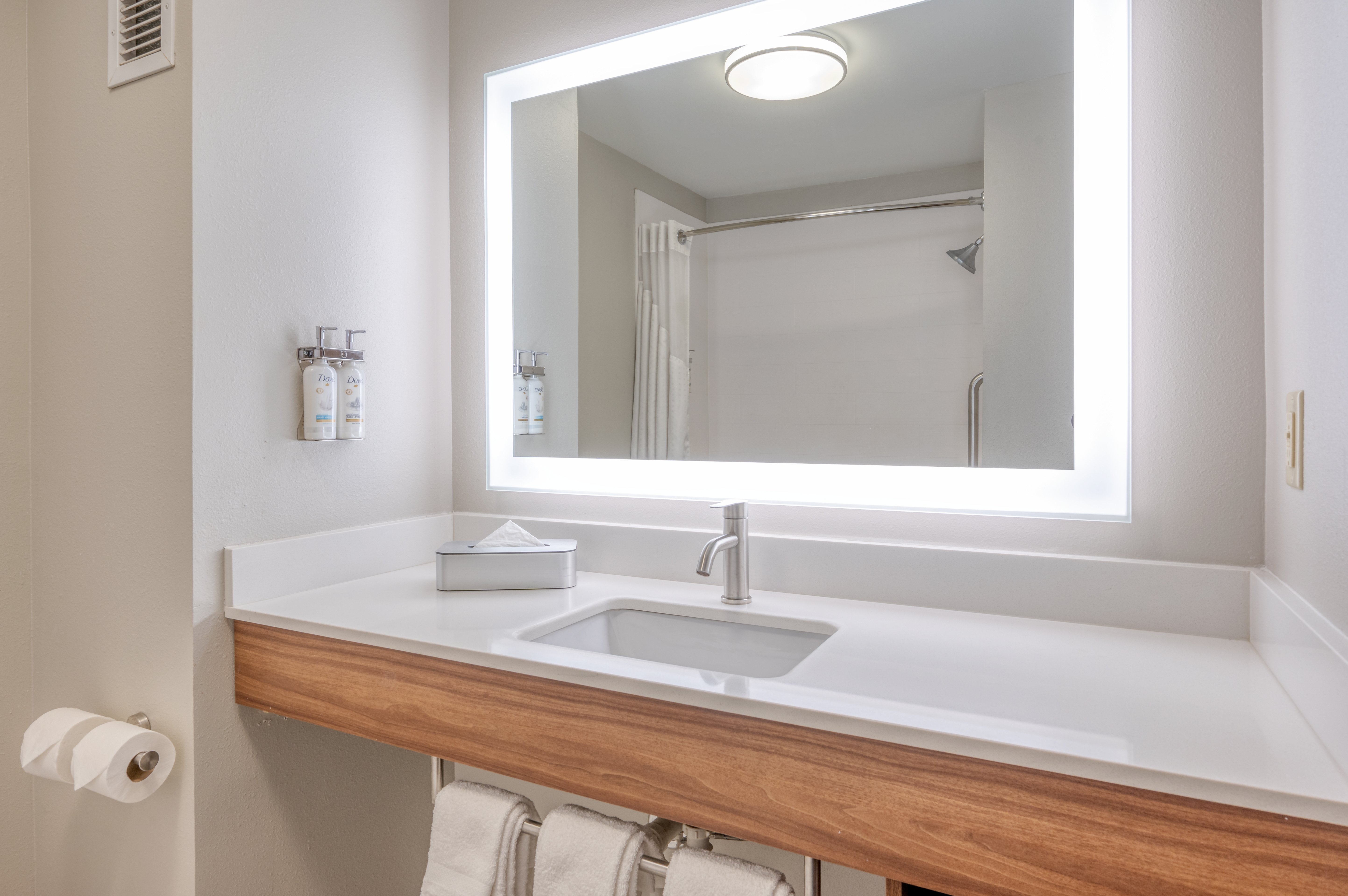 Holiday Inn Express Suites Thornburg S Fredericksburg 58/58