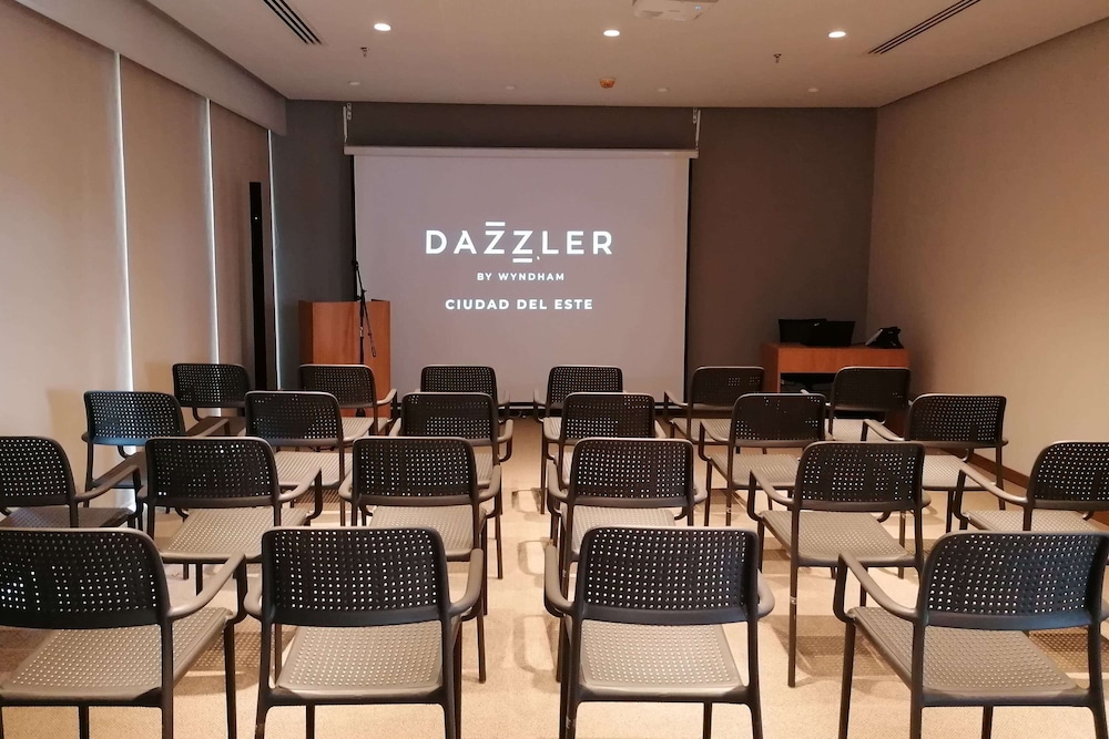 Dazzler by Wyndham Ciudad del Este 58/62