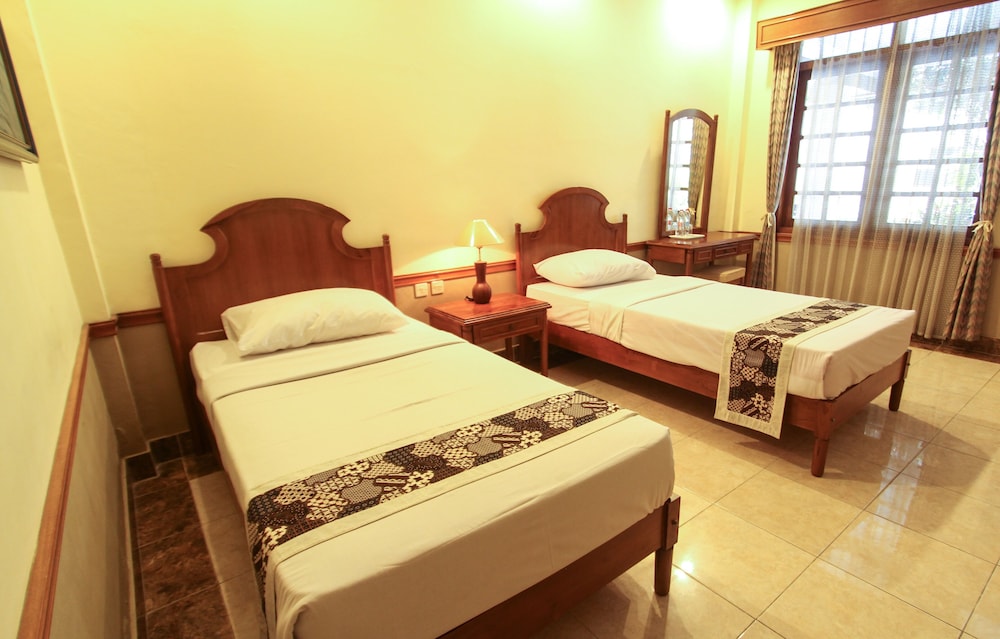 Duta Guest House 10/48