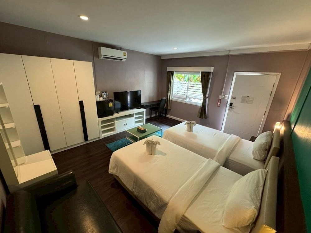 غرفة ديلوكس بسريرين منفصلين بشرفة، Bella Vista Beach Resort Koh Lipe 6/10