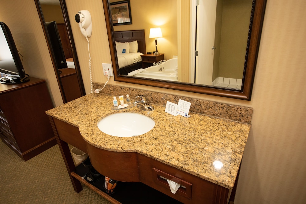Comfort Inn Traverse City 34/59