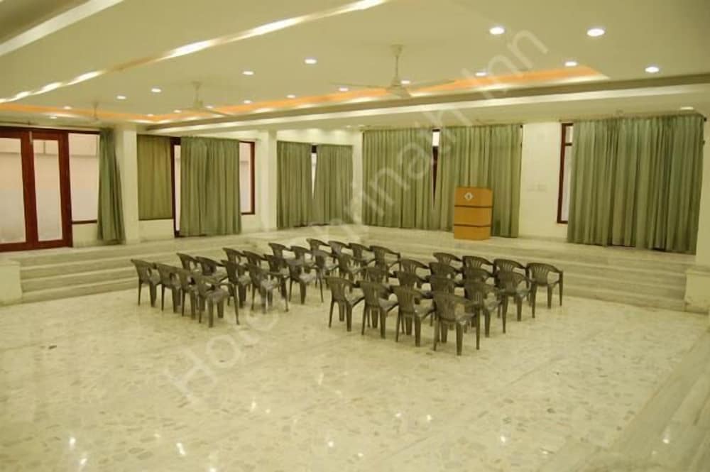 Hotel Shrinathinn 10/14