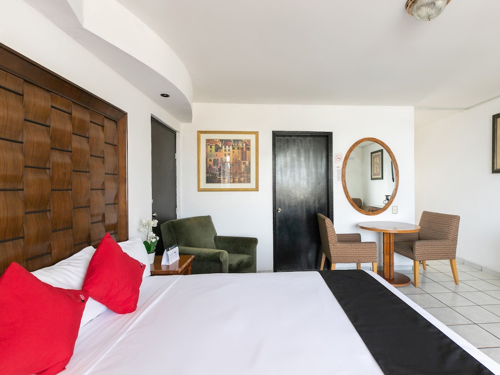Zona Dorada Inn 16/50