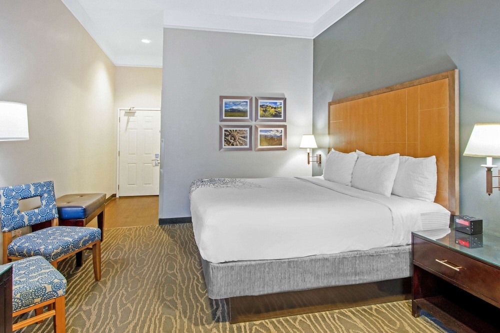 La Quinta Inn & Suites by Wyndham Ruidoso Downs 16/55