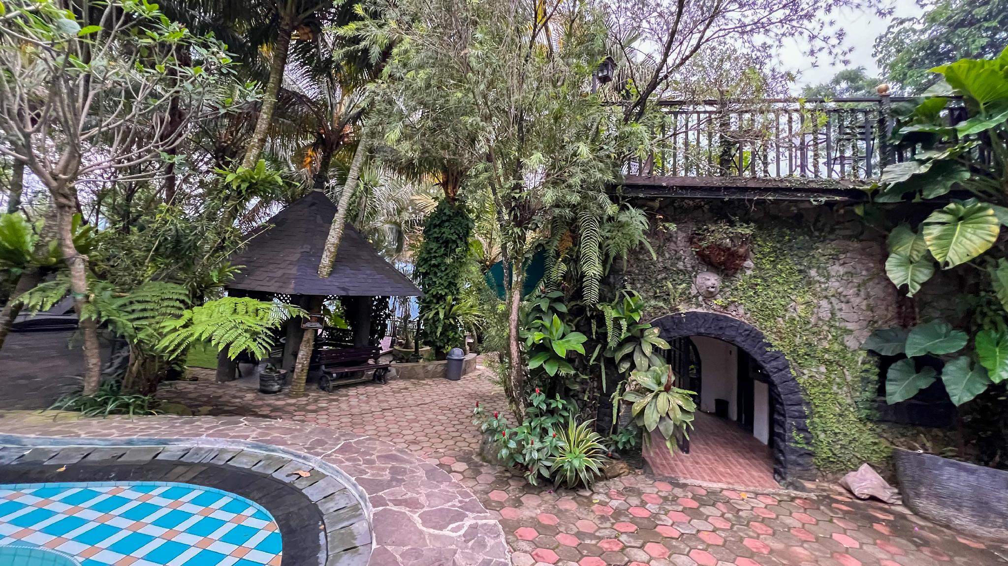 Edensor Hills Villa, Resort & Cafe 47/51
