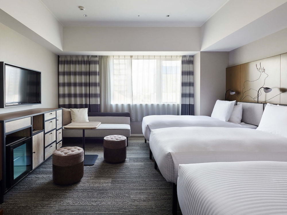 ROOM, TRIPLE