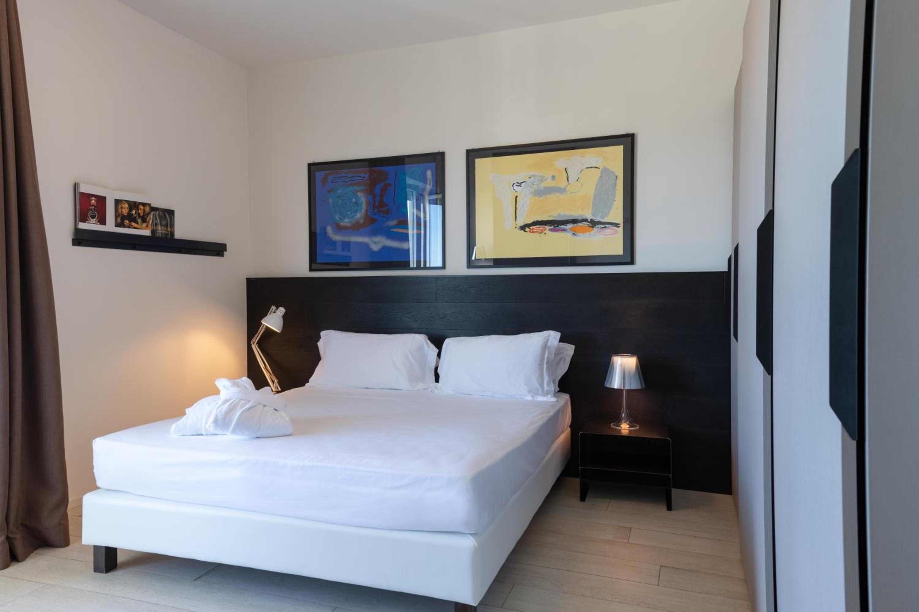 COMFORT, DOUBLE OR TWIN BED