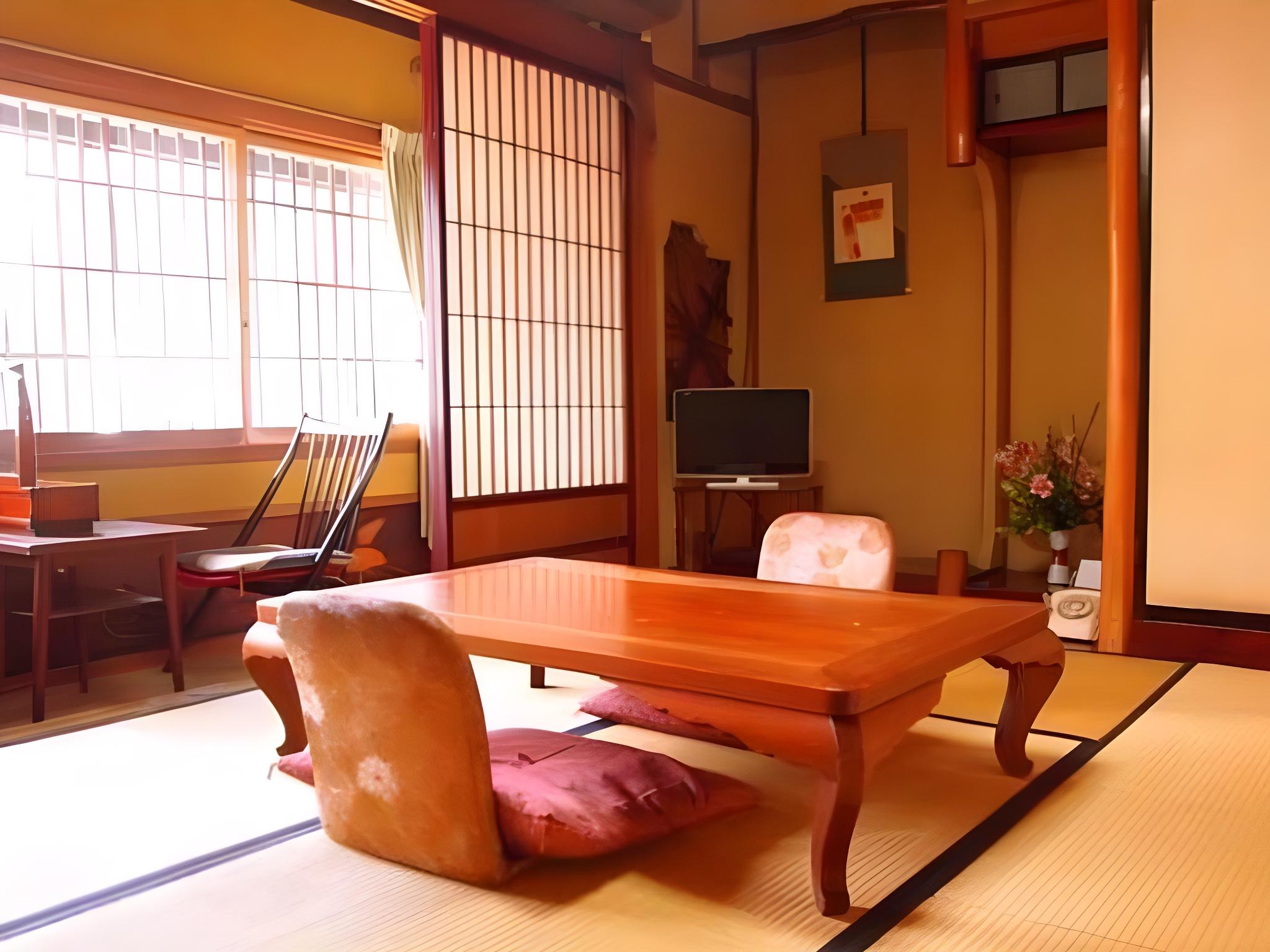 JAPANESE, SHARED BATHROOM