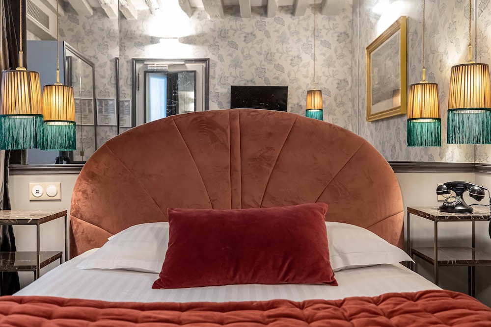 Dauphine Saint Germain Hotel 46/70