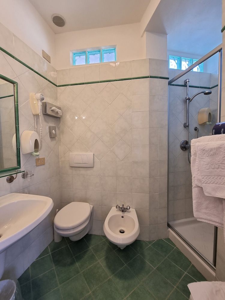 Hotel Montemerlo 46/50