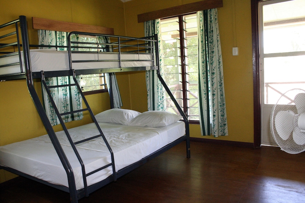 Ratu Kini Backpackers & Dive Resort 41/67