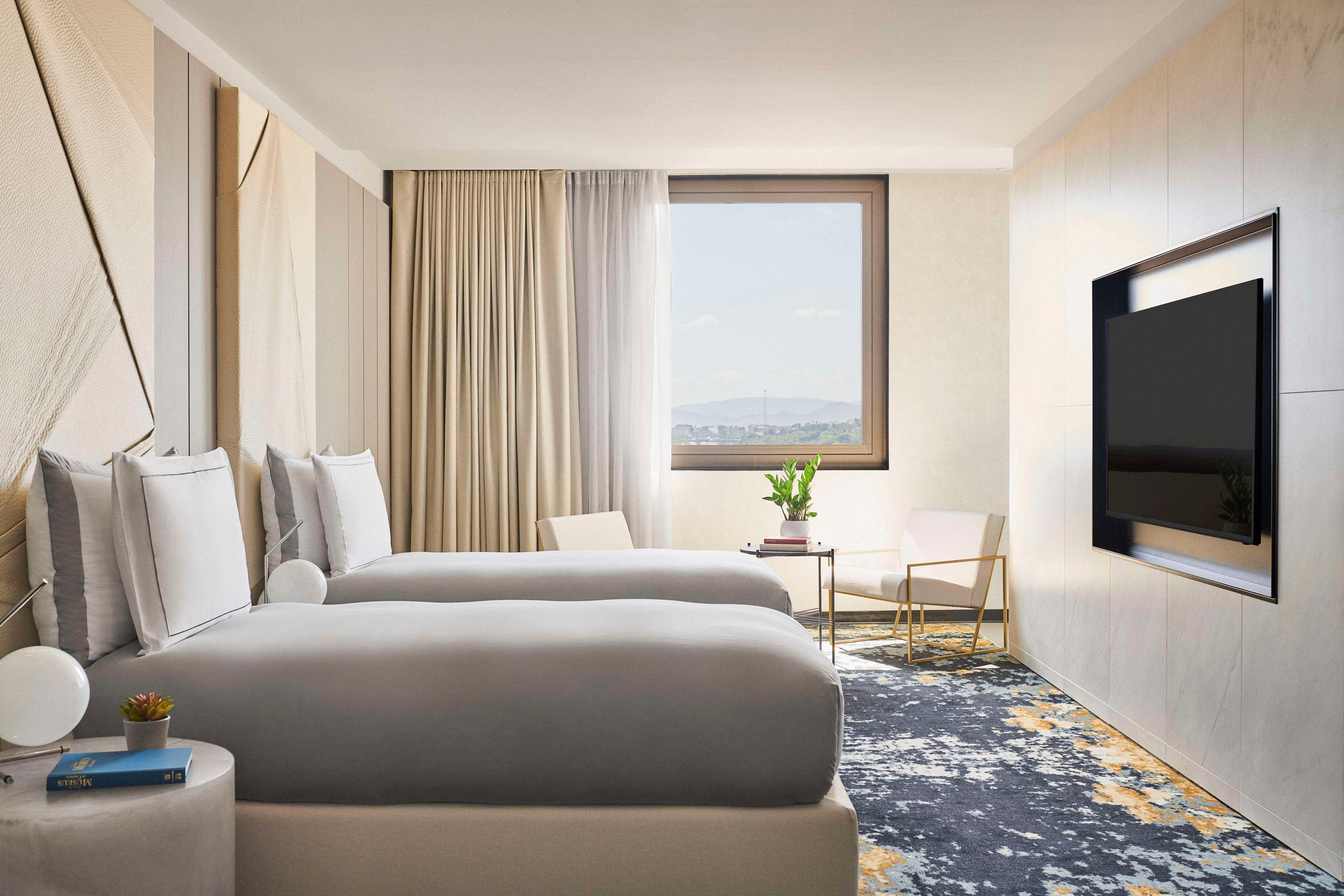 غرفة قياسية بسرير مزدوج، Grand Hyatt Barcelona 3/5