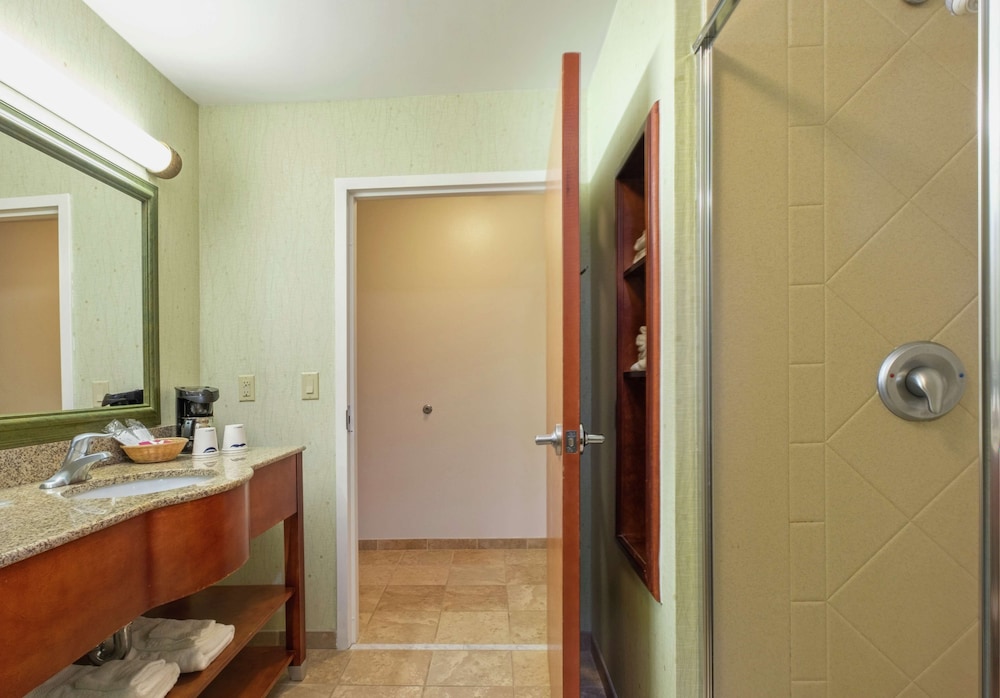 Hampton Inn & Suites Rockland 18/81