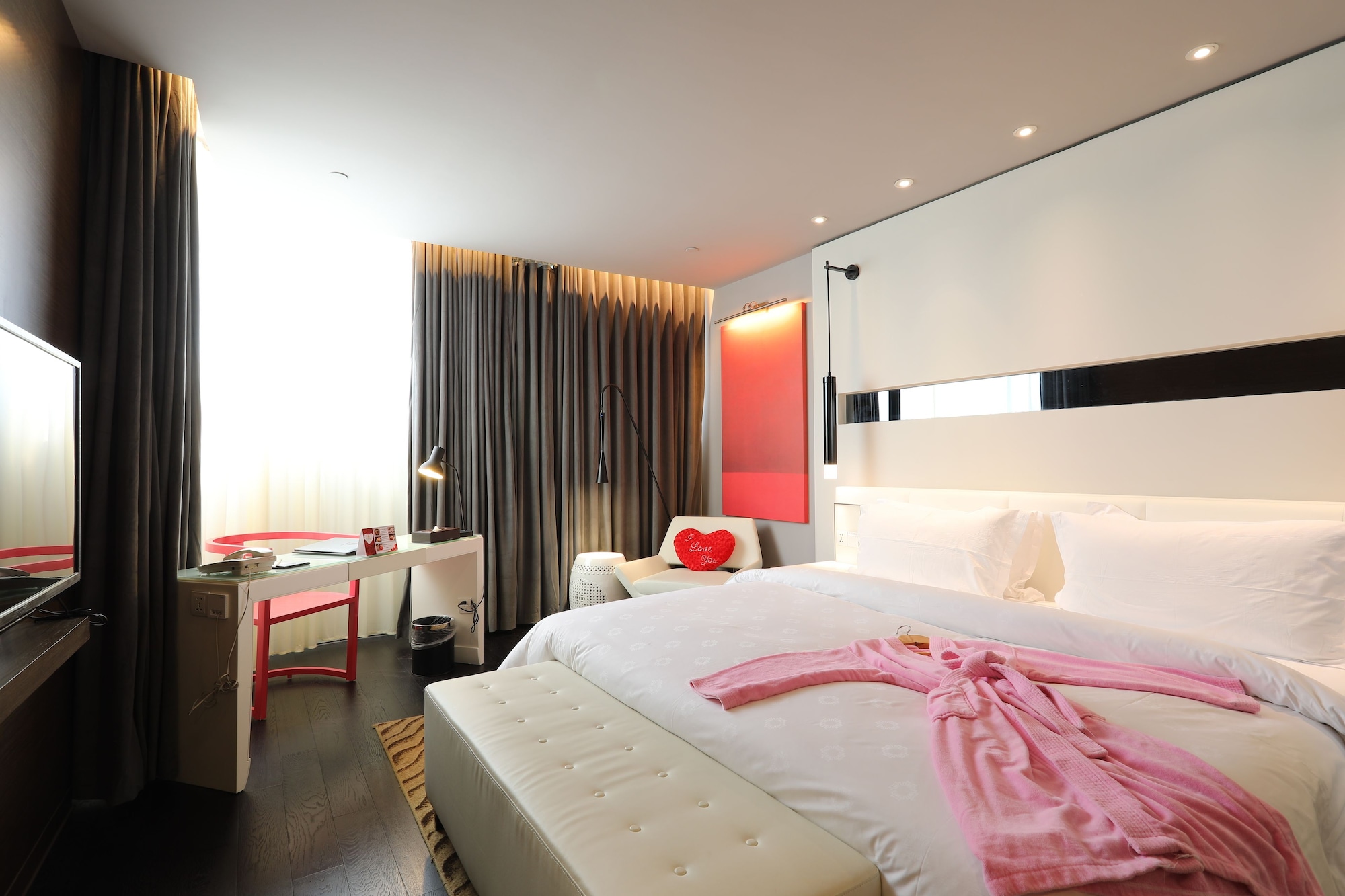 SUPERIOR, SUITE, WITH VIEW