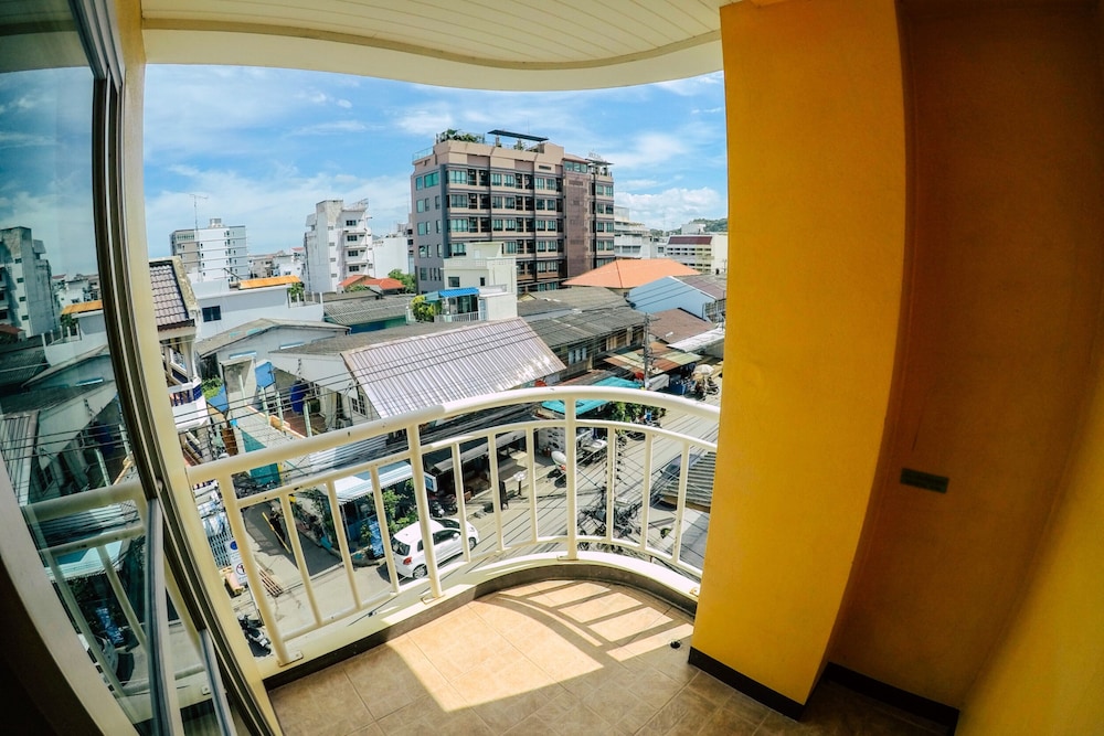 Chomsin Hua Hin Hotel 40/49