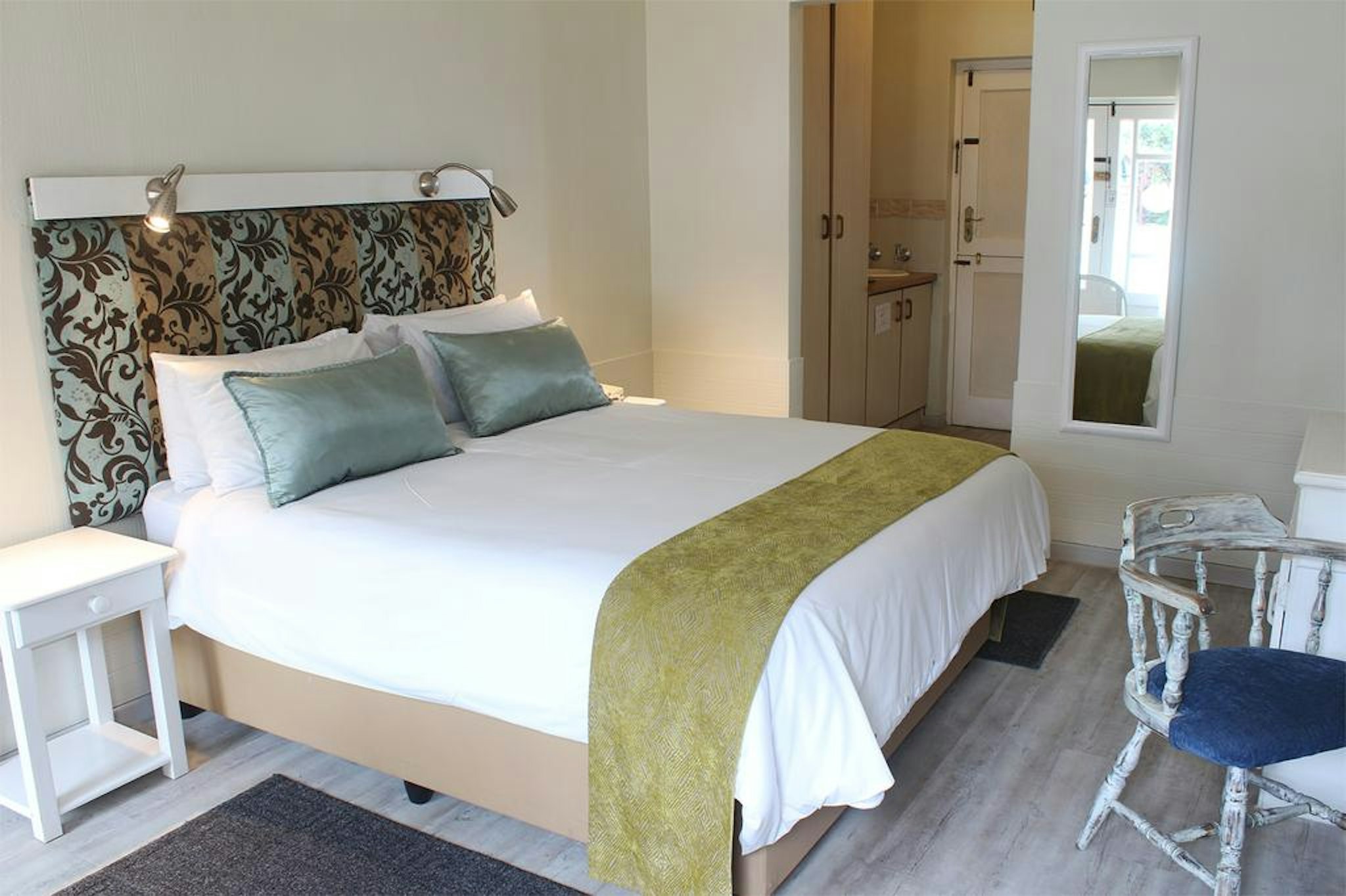 Oceans Hotel and Self Catering 4/16