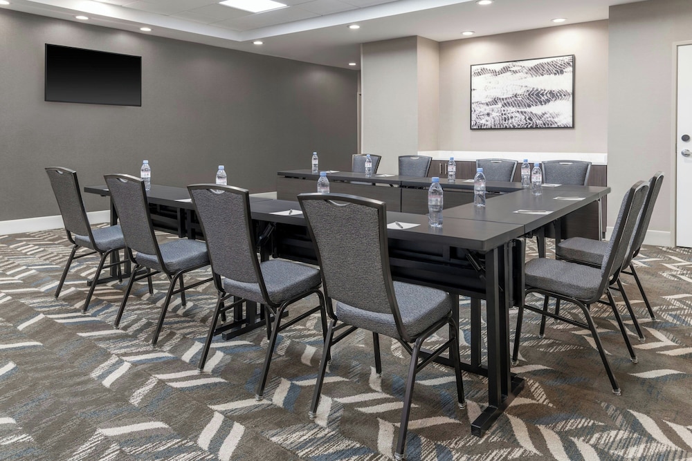 Residence Inn By Marriott Detroit Dearborn 19/33