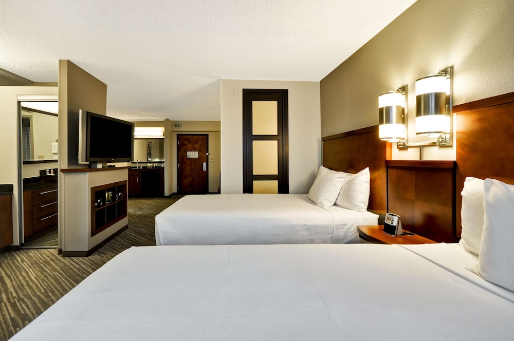 Hyatt Place Albuquerque Uptown 8/49