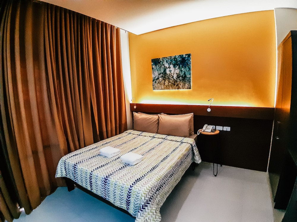 Cres Ebo Mansion Hotel And Bistro 13/20