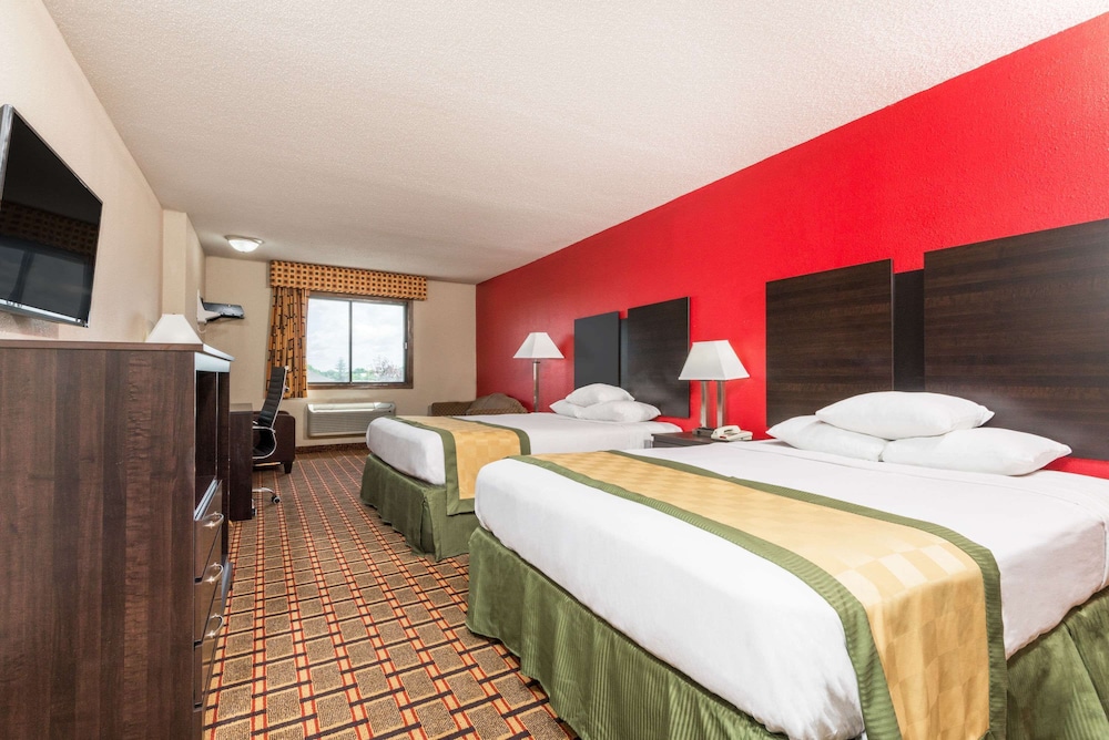 Days Inn By Wyndham Muncie -Ball State University 8/15