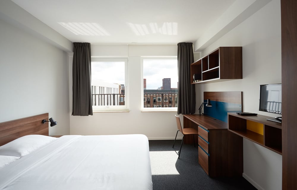 EXECUTIVE, DOUBLE BED