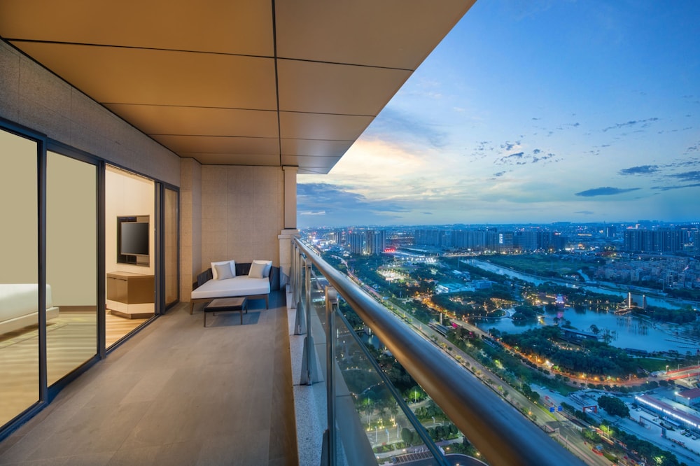 Oakwood Residence Foshan 24/50