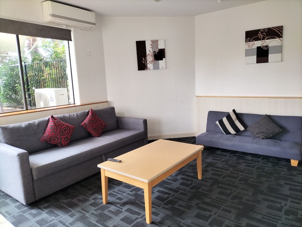 Tiki Hotel Apartments Surfers Paradise 40/71