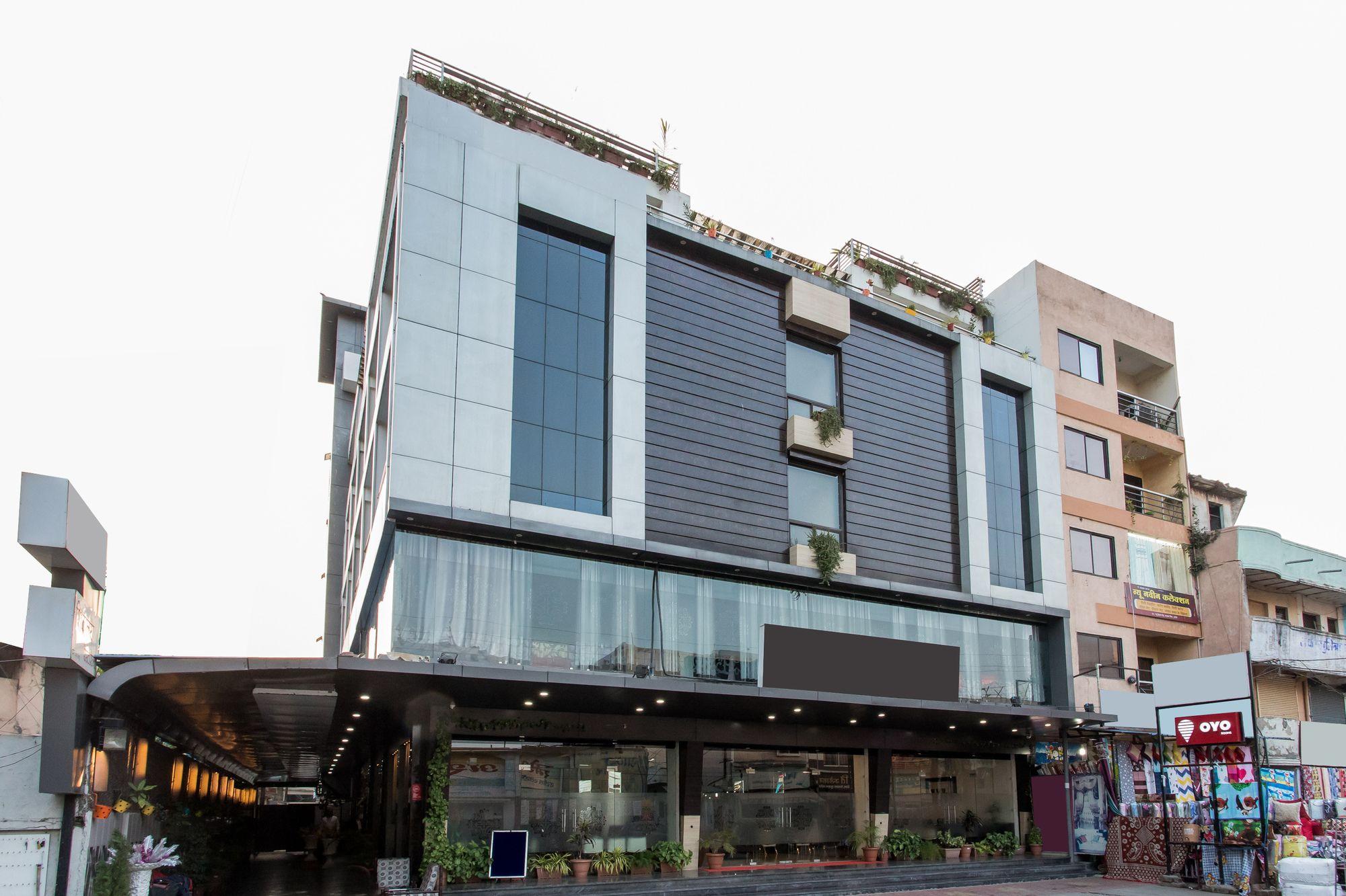 Super Townhouse Divya Palace 8/69