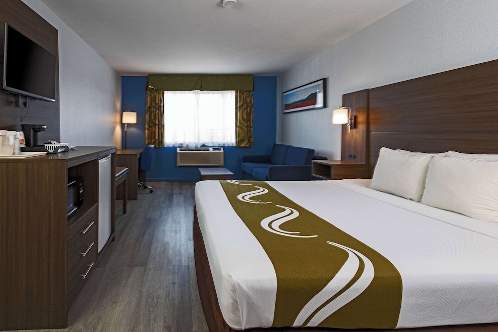 Quality Inn & Suites Tulare CA 13/50