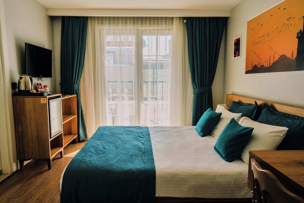 Santa Lucia Hotel 23/50