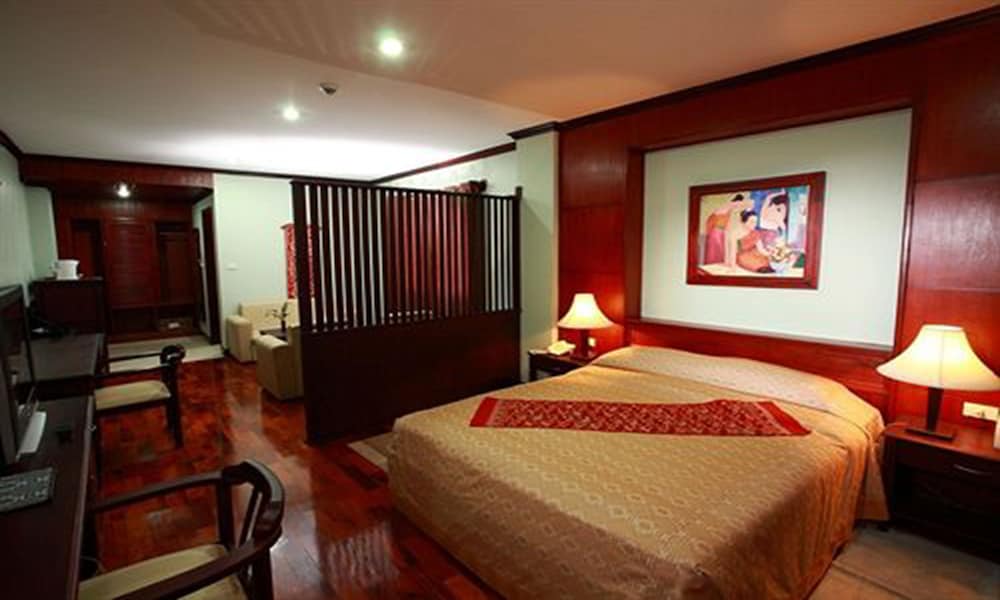 DELUXE, DOUBLE BED