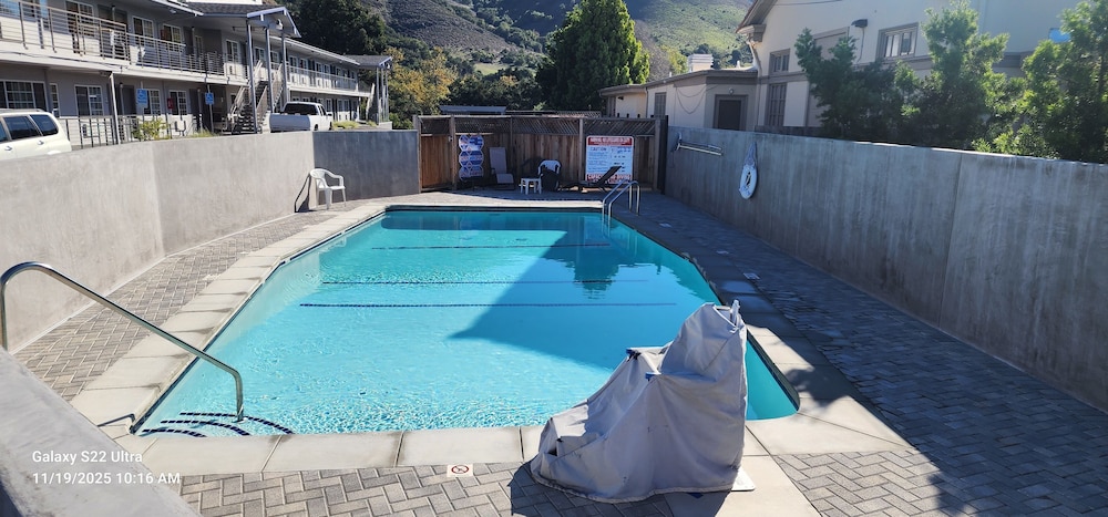 swimming pool spa