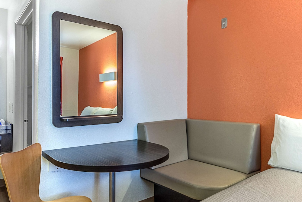 Motel6 Fresno, CA 32/51