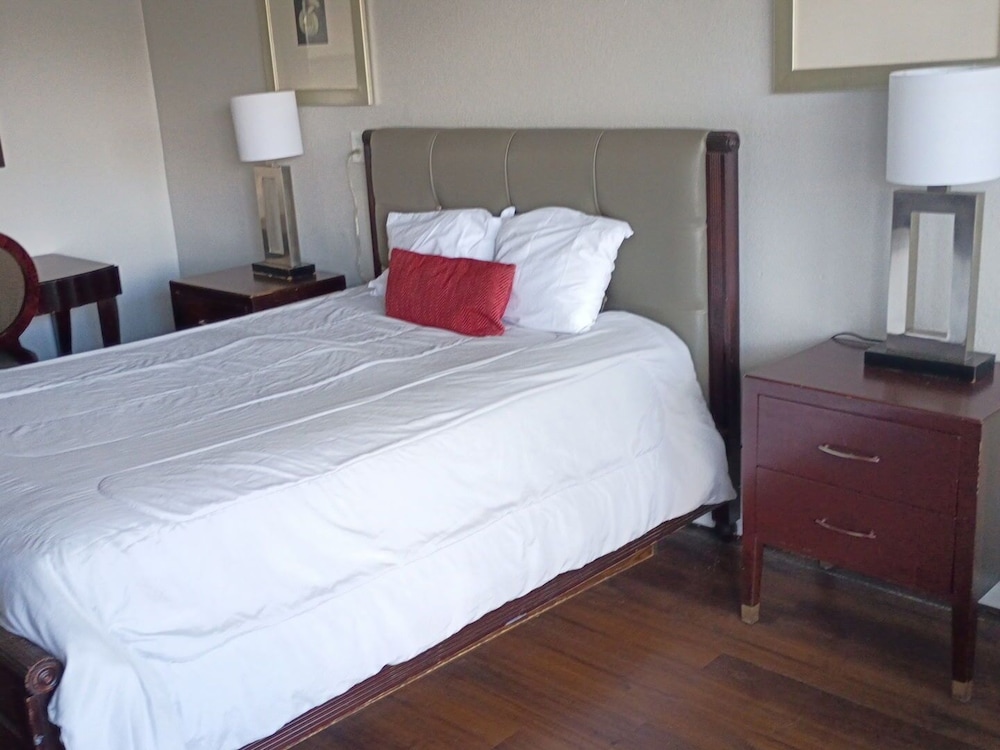 APM Inn & Suites 38/54