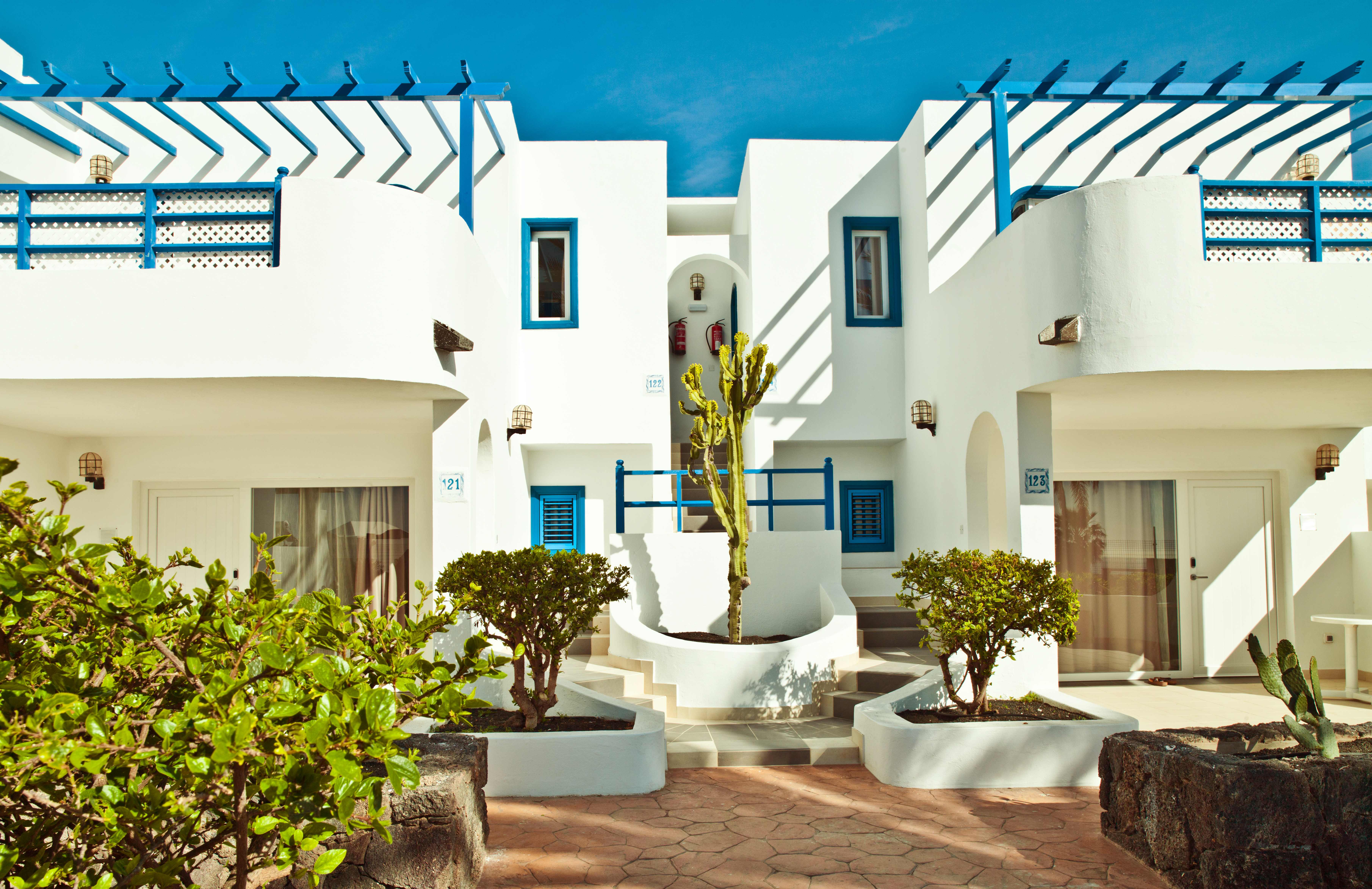 Hl Paradise Island Aparthotel 26/35