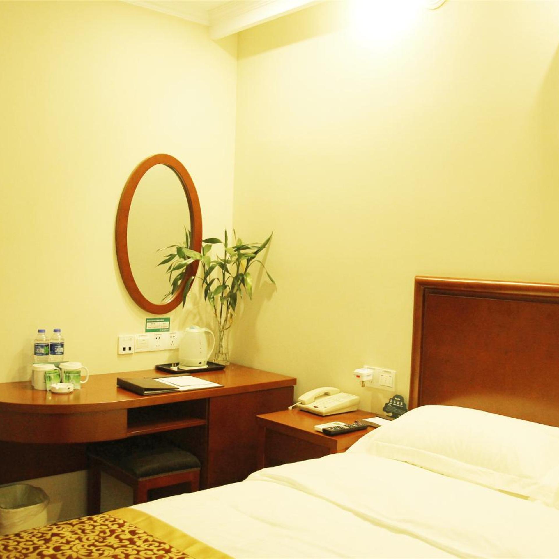 GreenTree Inn Shanghai Songjiang District Yanshou road Li ta Express Hotel 39/58