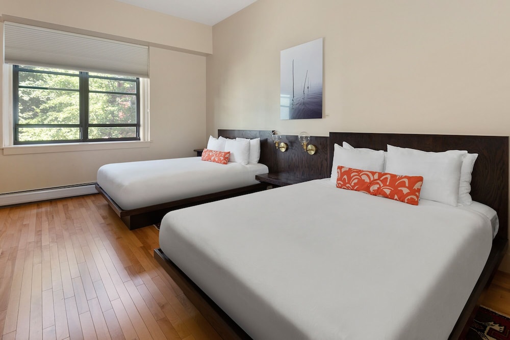 Room, 2 Queen Beds, Garden View